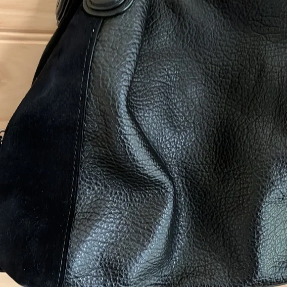 DESIGNER: Coach mixed leather Edie bag - Picture 7 of 17